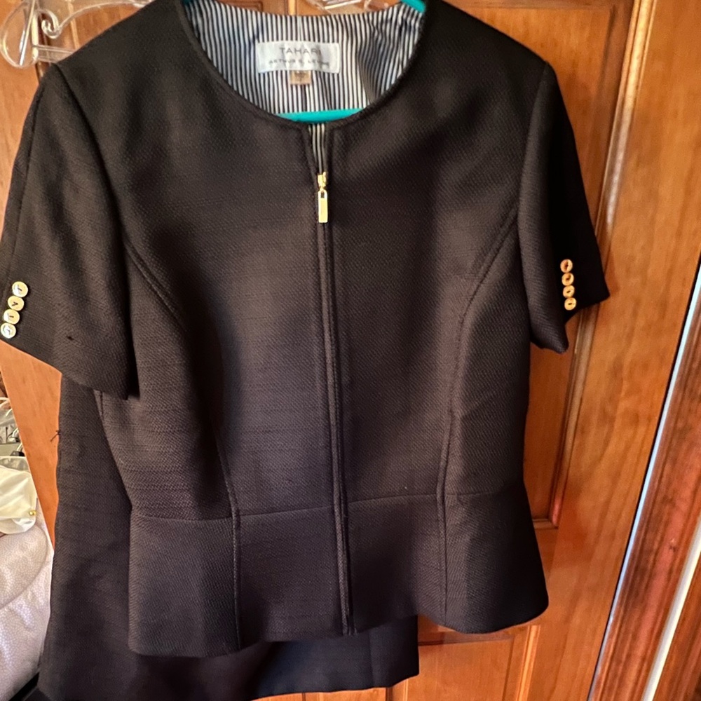 Tahari Business Attire Sz 10